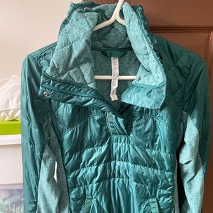 Lululemon green down pullover. Great condition.